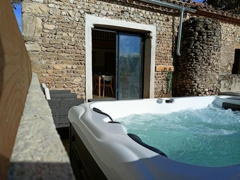 Gite De Charme Avec Jacuzzi Face Au Mont Ventoux Crestet 外观 照片
